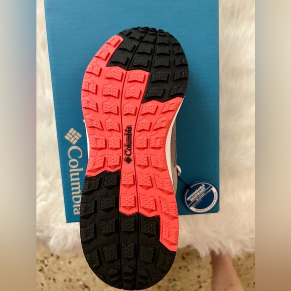 Columbia sneakers women’s size 7 - Picture 5 of 5